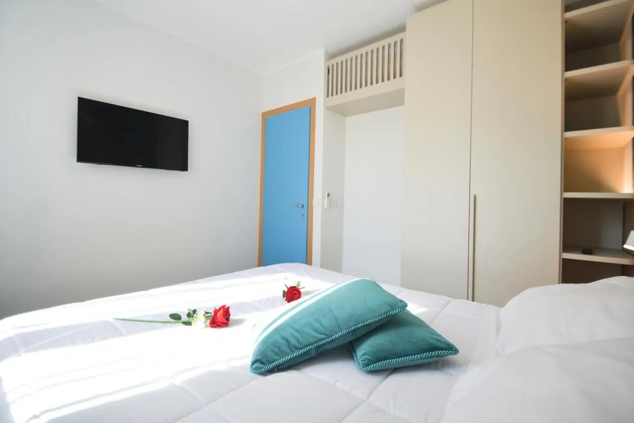 Aparthotel Prime Blue Suite - Appartamenti Con Jacuzzi Privata Riccione Italy