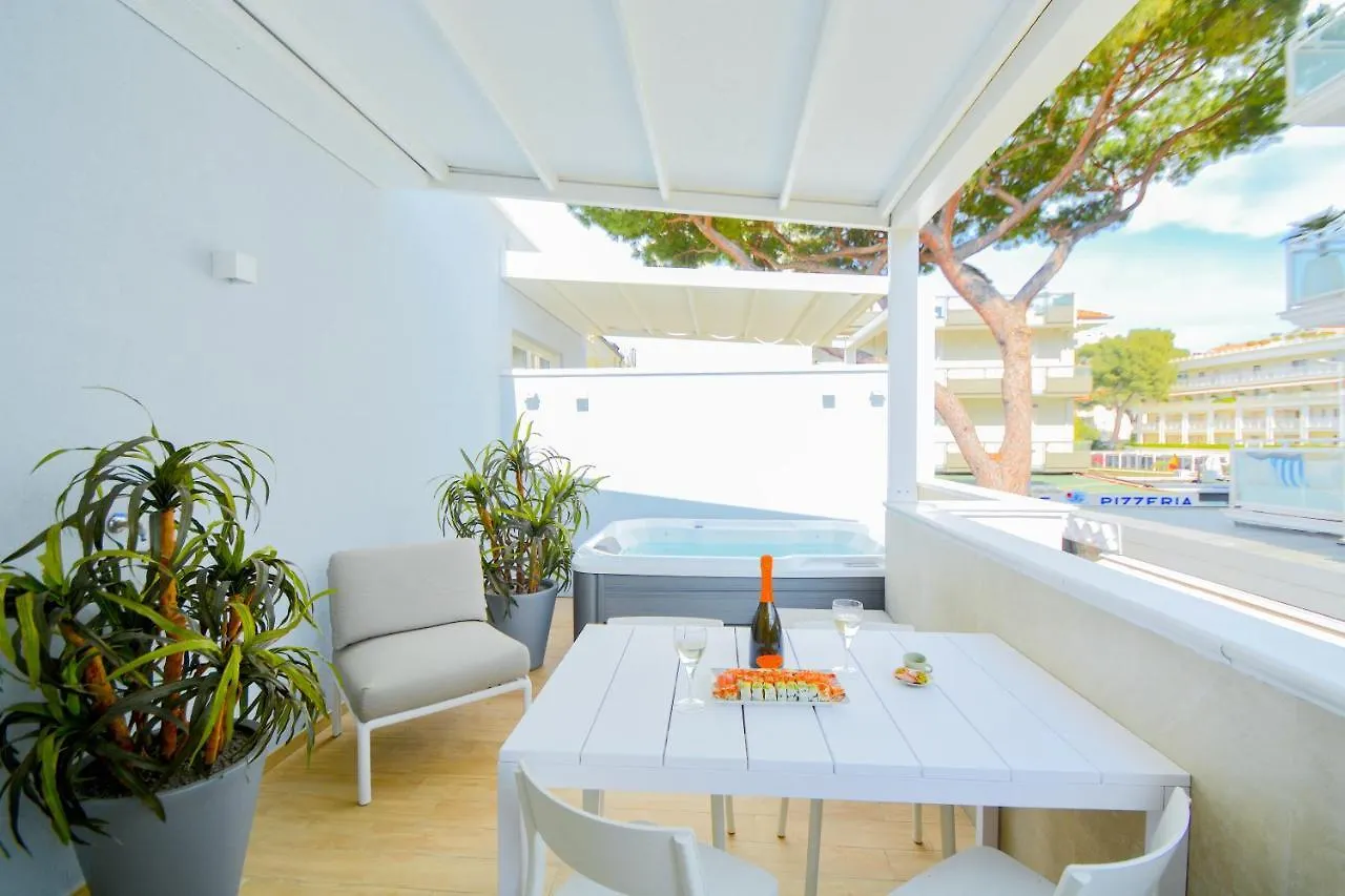 Prime Blue Suite - Appartamenti Con Jacuzzi Privata Riccione 0*,